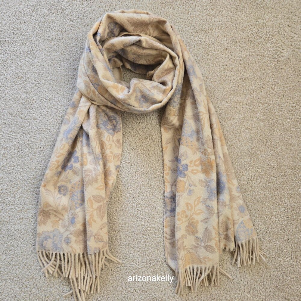 Loro Piana Cashmere Fringed Scarf Reversible Floral to Creme - Picture 5 of 17
